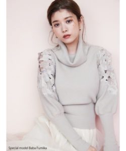 スナイデル  エンブロイダリーショルダーニットプルオーバー